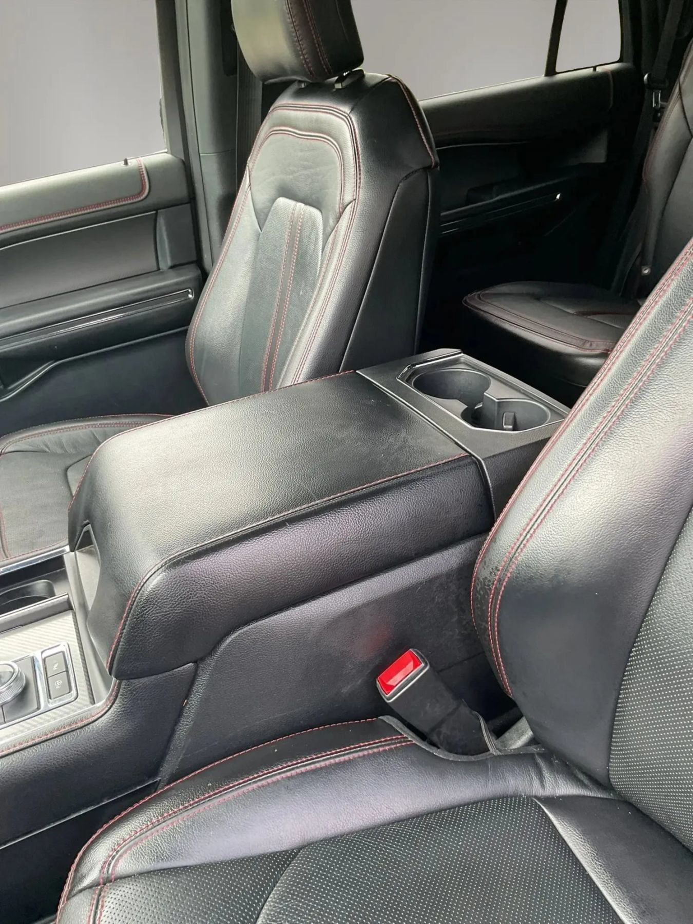 Used 2019 Ford Expedition Limited w/ Equipment Group 303A AWD/4WD image 24