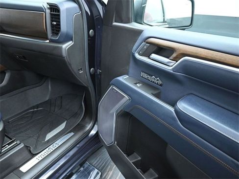 Used 2022 Chevrolet Silverado 1500 High Country w/ High Country Premium Package image 23