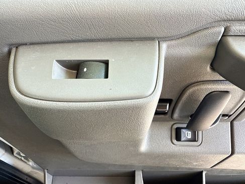 Used 2022 Chevrolet Express 2500 image 24