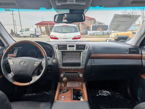 Used 2011 Lexus LS 460 AWD w/ Comfort Pkg image 17