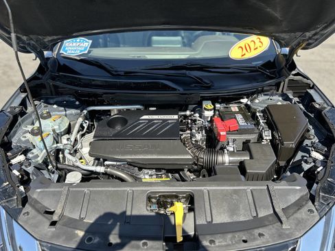 Used 2023 Nissan Rogue SV image 19