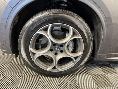 Used 2023 Alfa Romeo Stelvio Ti image 10