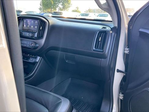 Used 2022 GMC Canyon AT4 w/ Driver Alert Package image 18