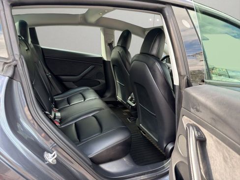 Used 2021 Tesla Model 3 Performance image 12