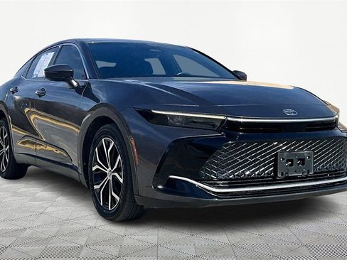 Used 2023 Toyota Crown XLE image 12