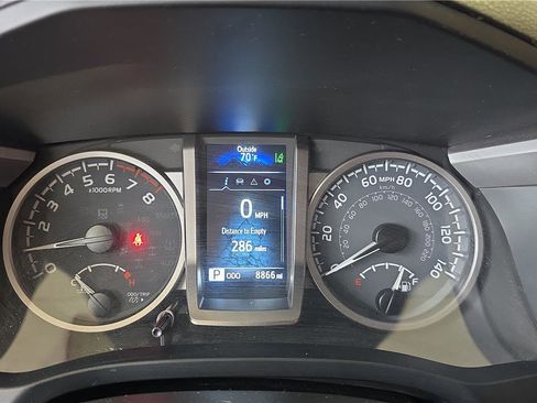 Used 2023 Toyota Tacoma SR5 w/ Technology Package image 10