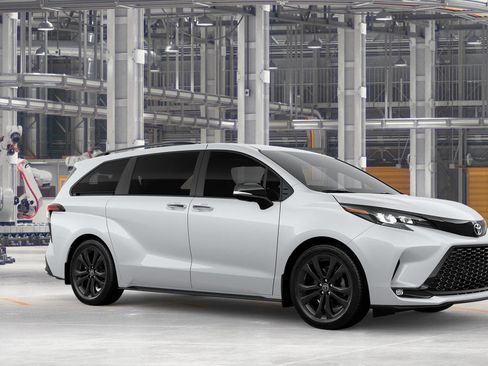 New 2026 Toyota Sienna XSE FWD image 14