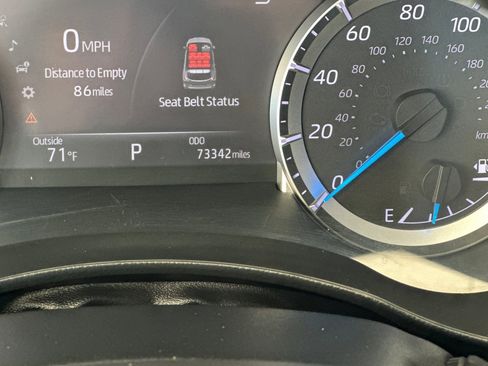 Used 2023 Toyota Highlander LE image 27