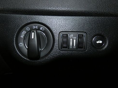 Used 2017 Chrysler 300 Limited image 15