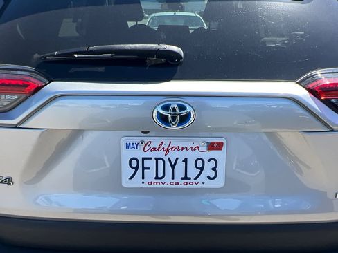 Certified 2022 Toyota RAV4 XLE w/ Convenience Package AWD/4WD image 19
