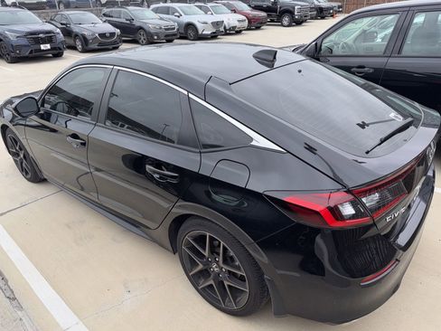 Used 2024 Honda Civic Sport Touring image 4