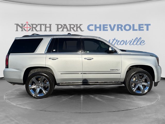 Used 2016 GMC Yukon Denali RWD image 2