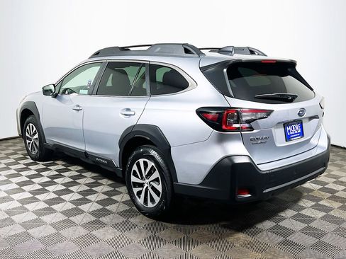 Used 2025 Subaru Outback Premium AWD/4WD image 5