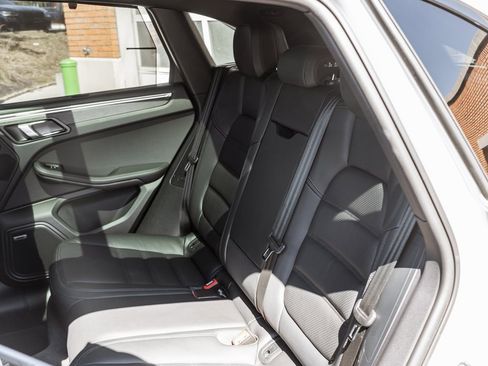 Used 2023 Porsche Macan GTS w/ Premium Package Plus image 31