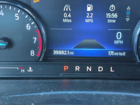 Used 2022 Ford Explorer XLT image 32