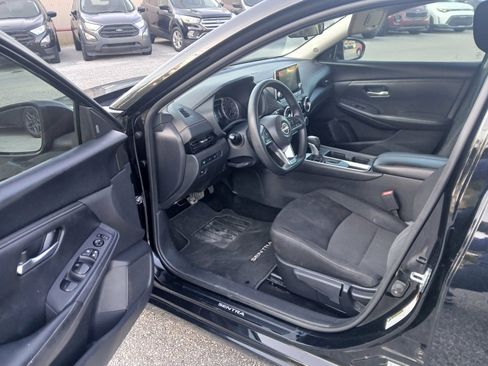 Used 2024 Nissan Sentra SV FWD image 9