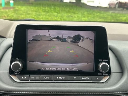 Used 2023 Nissan Rogue SV FWD image 17