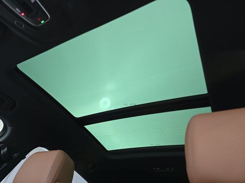 Used 2024 Audi Q8 e-tron Premium Plus w/ Premium Plus Package image 30