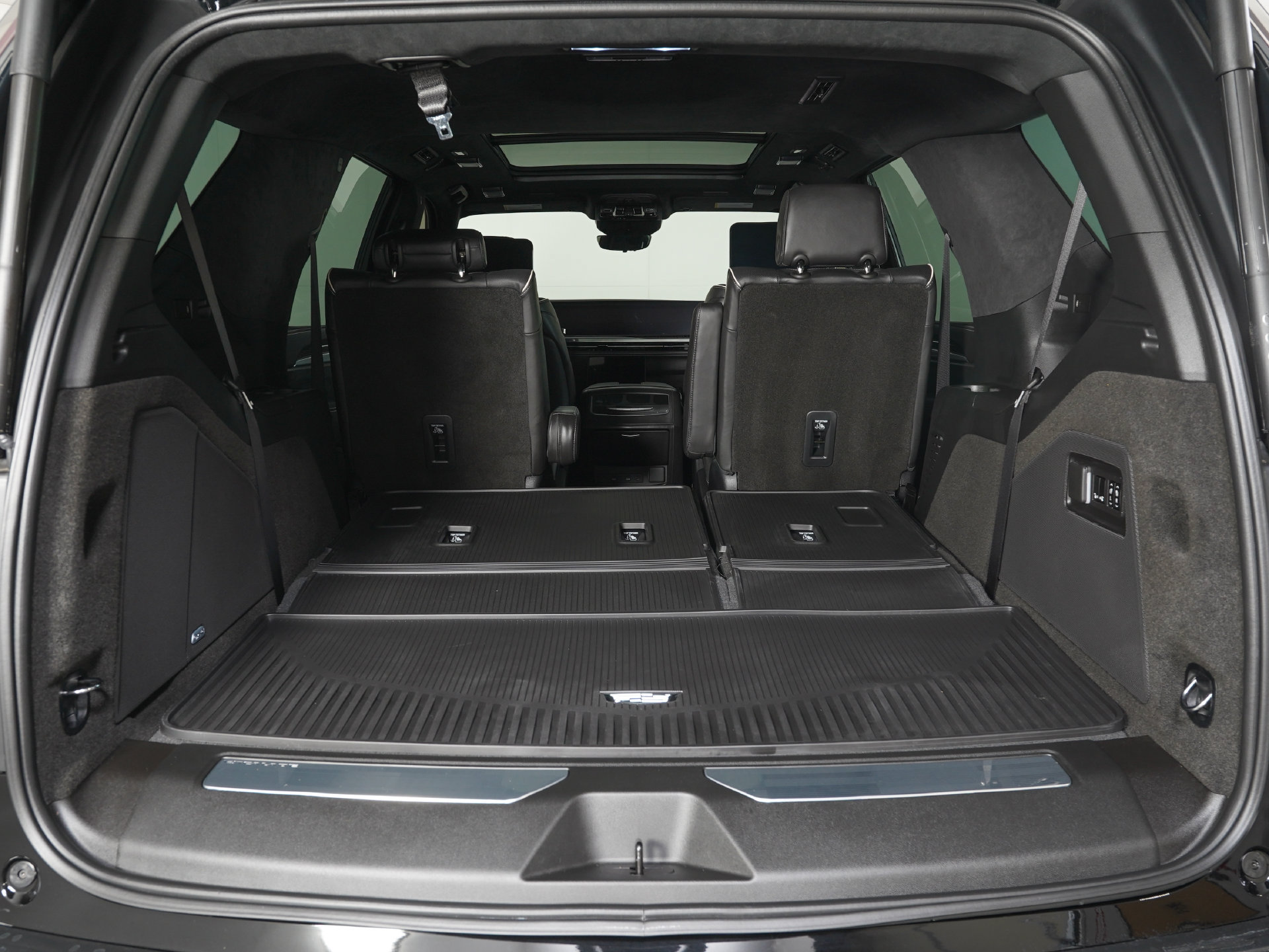 Used 2026 Cadillac Escalade V AWD/4WD image 13