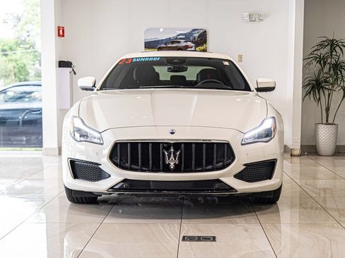 Used 2023 Maserati Quattroporte Modena Q4 AWD/4WD image 2