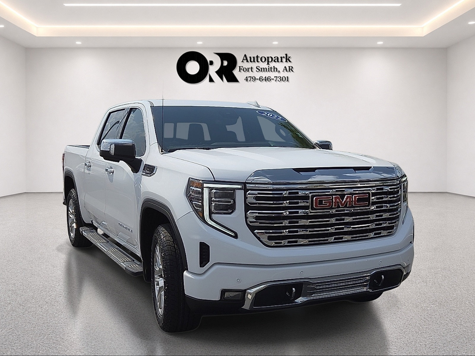 Used 2022 GMC Sierra 1500 Denali w/ Technology Package AWD/4WD image 1