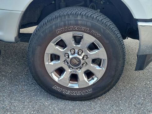 Used 2019 Ford F250 Lariat w/ Lariat Ultimate Package AWD/4WD image 6