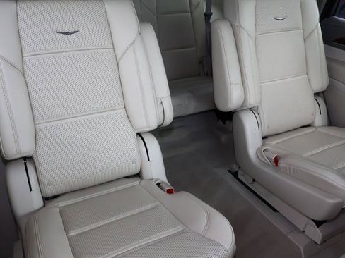 Used 2023 Cadillac Escalade Premium Luxury Platinum w/ LPO, Radiant Package AWD/4WD image 22