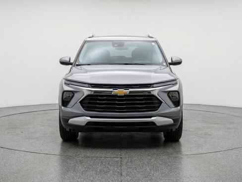 Used 2025 Chevrolet TrailBlazer LT image 2