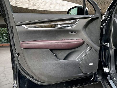 Used 2020 Cadillac XT6 Premium Luxury image 18