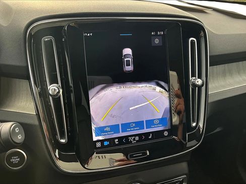 Used 2025 Volvo XC40 B5 Core w/ Protection Package Premier image 23