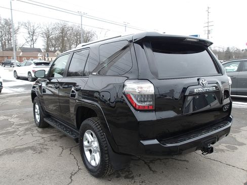 Used 2018 Toyota 4Runner SR5 Premium image 5