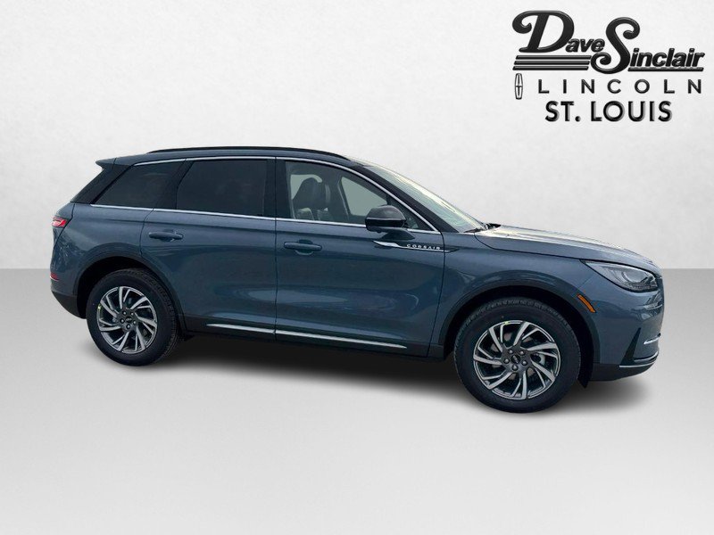 Used 2025 Lincoln Corsair AWD w/ Equipment Group 101A image 4