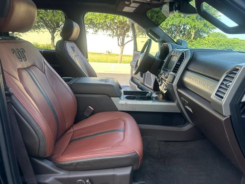 Used 2018 Ford F250 King Ranch w/ King Ranch Ultimate Package AWD/4WD image 29