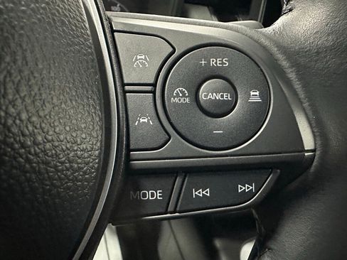 Used 2025 Toyota Corolla SE image 20