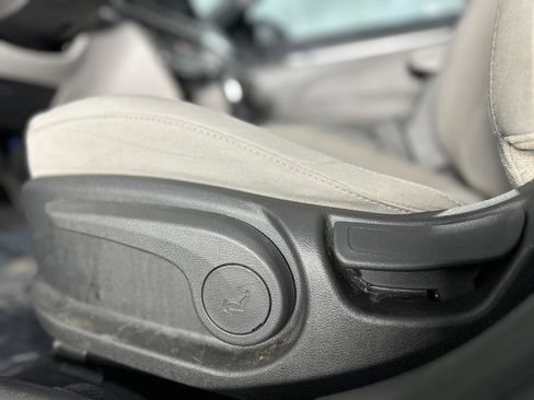 Used 2018 Hyundai Elantra SE w/ Cargo Package image 19