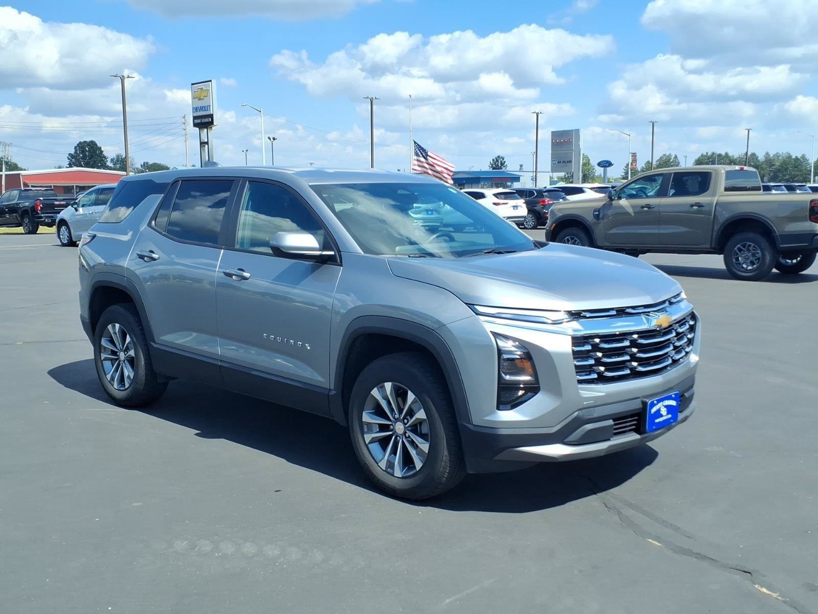 Used 2026 Chevrolet Equinox LT AWD/4WD image 8