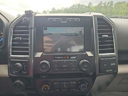 Used 2016 Ford F150 XLT w/ Equipment Group 302A Luxury AWD/4WD image 24