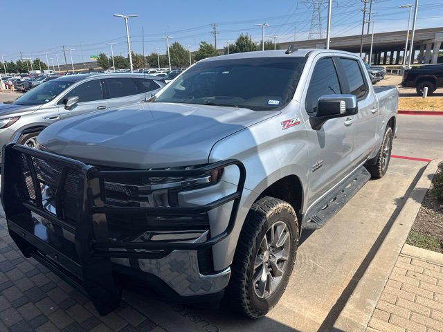 Used 2020 Chevrolet Silverado 1500 LT w/ Texas Edition AWD/4WD image 2