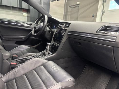 Used 2018 Volkswagen Golf 4-Door AWD/4WD image 32
