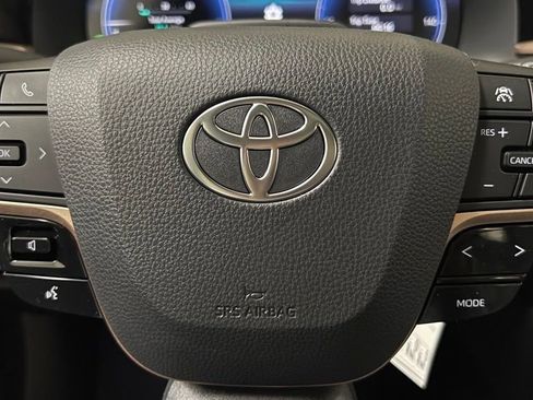 New 2025 Toyota Crown Signia image 35