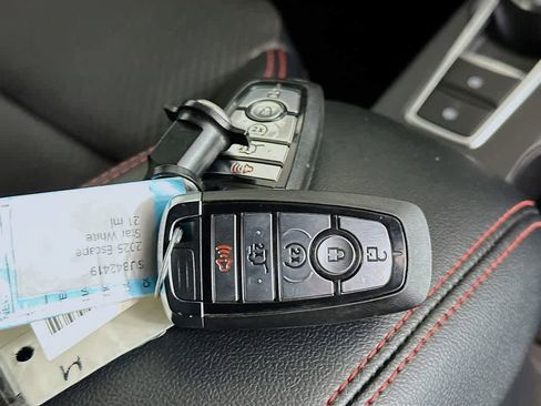 Used 2025 Ford Escape ST-Line w/ Equipment Group 301A FWD image 21
