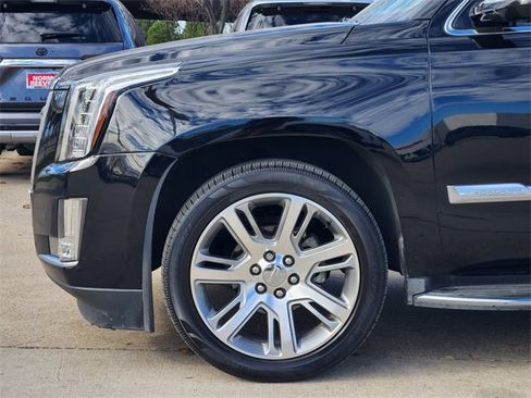 Used 2016 Cadillac Escalade Luxury image 5