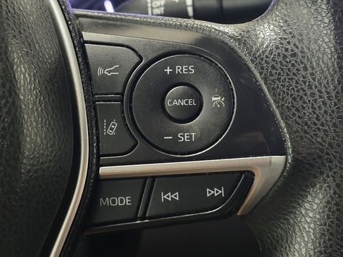 Used 2022 Toyota Camry LE image 29