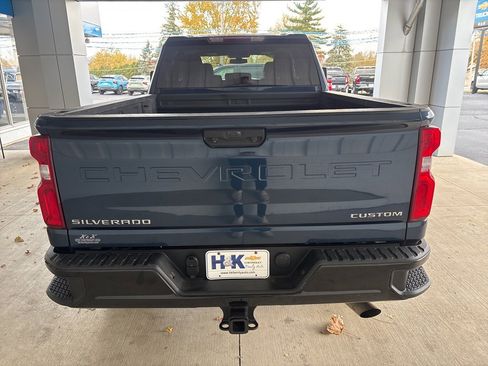Used 2020 Chevrolet Silverado 2500 Custom w/ Custom Value Package image 5