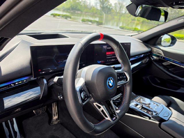 Used 2024 BMW i5 M60 w/ Executive Package AWD/4WD image 16