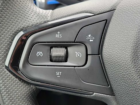Used 2025 Chevrolet Trax LT FWD image 23