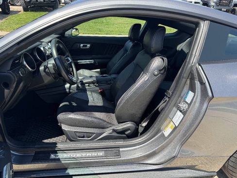 Used 2021 Ford Mustang GT Premium w/ GT Performance Package RWD image 11