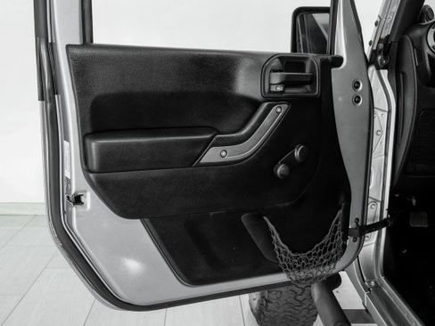 Used 2014 Jeep Wrangler Unlimited Sport AWD/4WD image 35