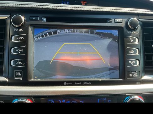 Used 2018 Toyota Highlander Limited AWD/4WD image 8