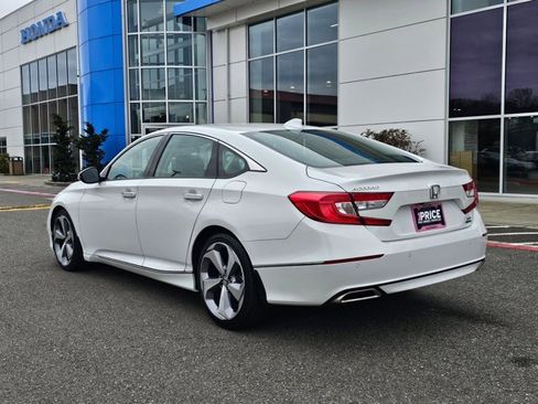 Used 2020 Honda Accord Touring image 3